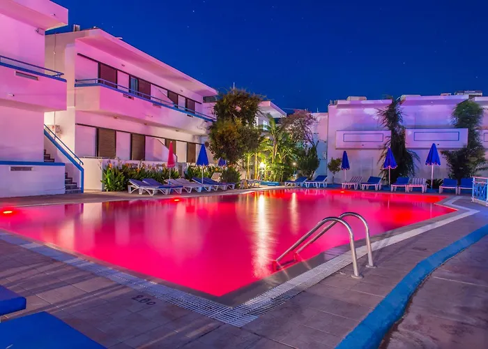 Yiannis Yard Studios & Apartments