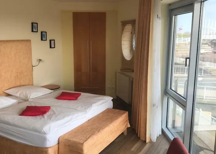 Hotel Benserhof Garni Am Hafen