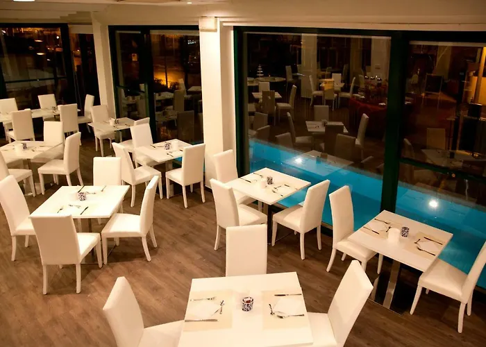 Hotel Montecarlo - Hotel Vista Mare Con Piscina & Area Fitness