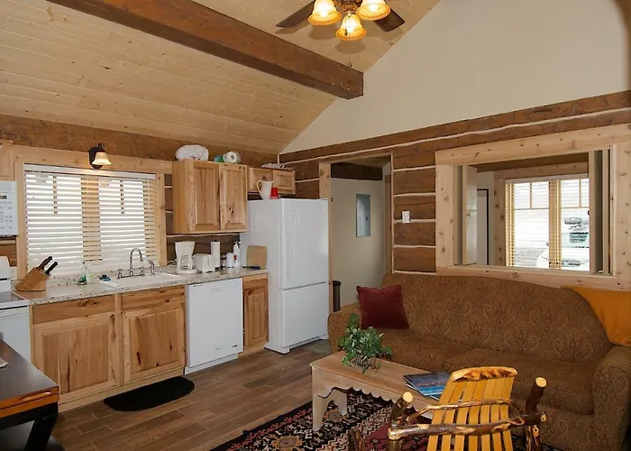 True Grit Rustic Retreat: Pet-Friendly Adventure Cabin