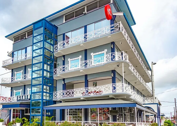 Status Hotel