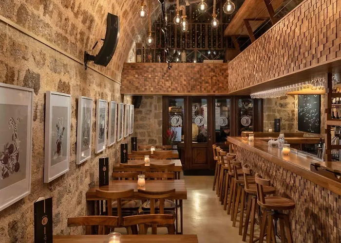 10Gr Boutique Hotel & Wine Bar