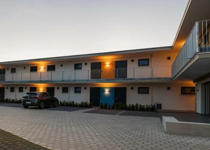 Boarding & House T24