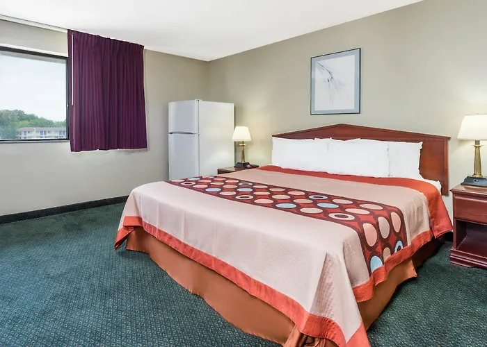 Super 8 By Wyndham Bridgeton/Arpt/St Louis Area