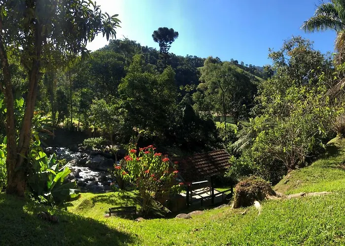 Magia Da Montanha Vista Para O Rio