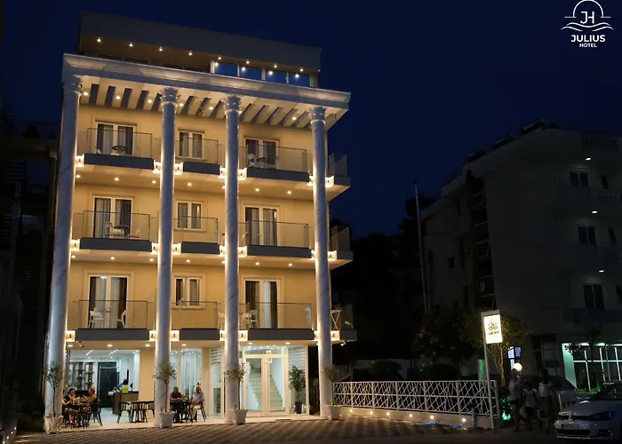 Julius Hotel