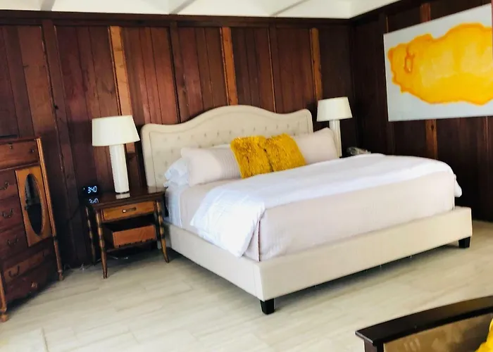 Seafoam Lodge