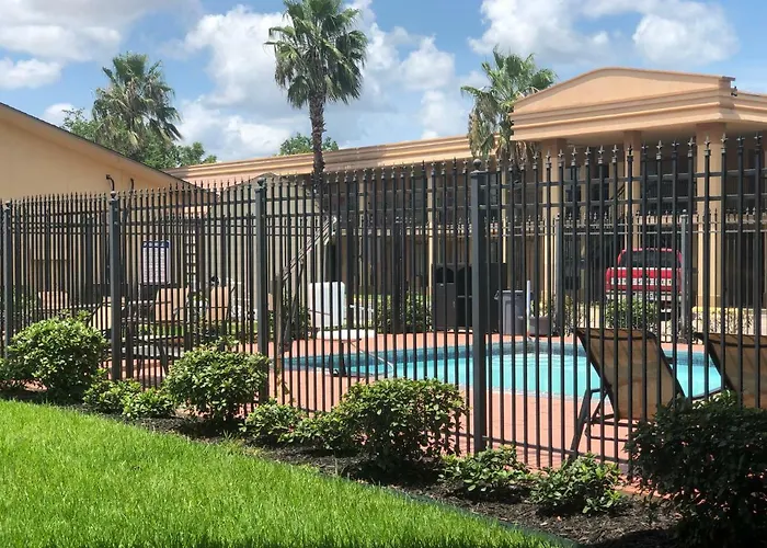 Days Inn By Wyndham Lake Charles