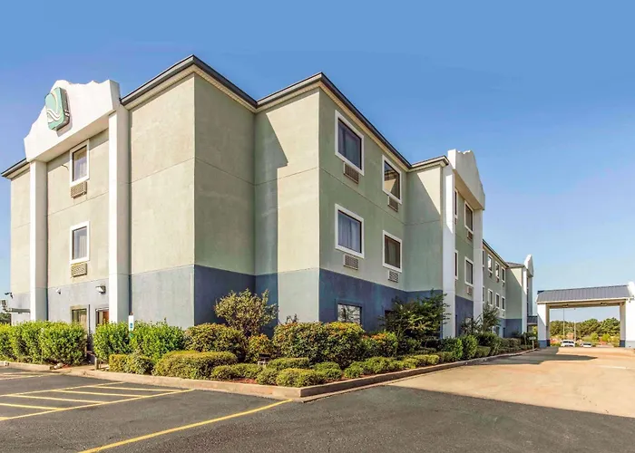 Quality Inn & Suites Pearl-Jackson