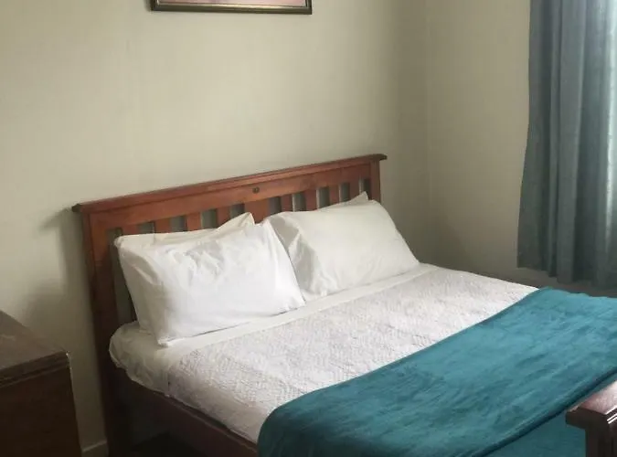 Lake Leake Inn