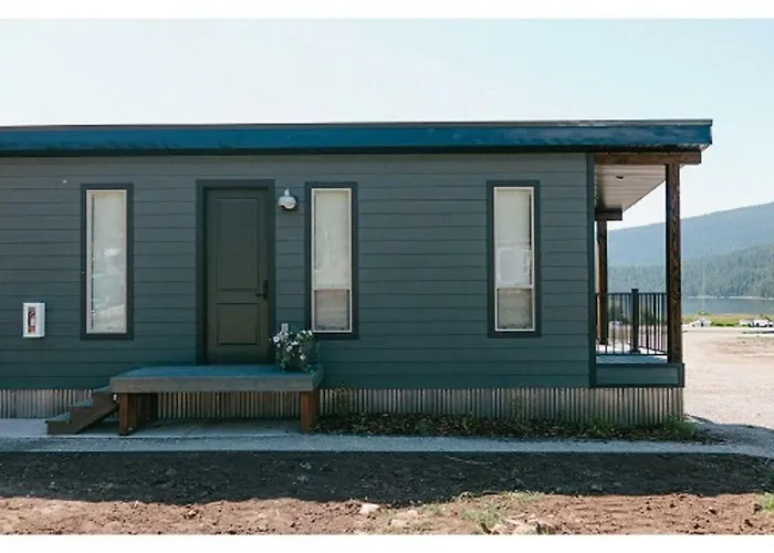 Terra Nova Cabins
