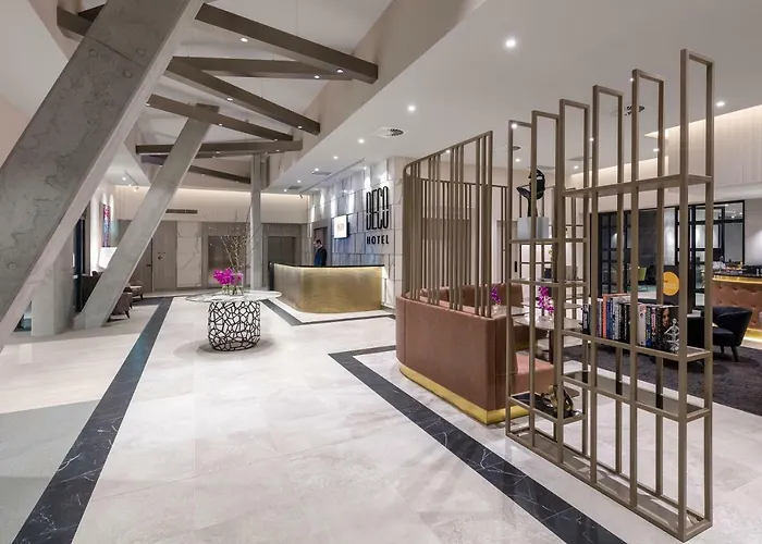 Deco Hotel Canberra