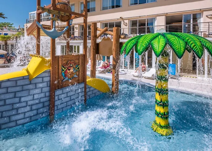 Hotel Oasis Park Splash
