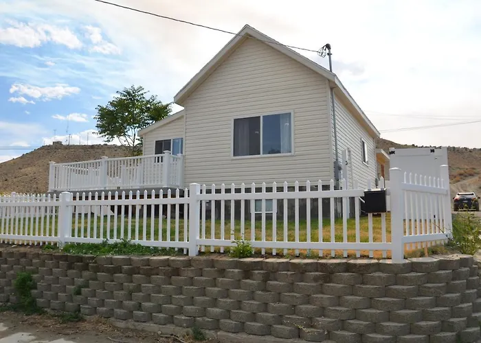 Baby Blue Sky - Price 2Bd - Newly Remodeled - Nearby Trails