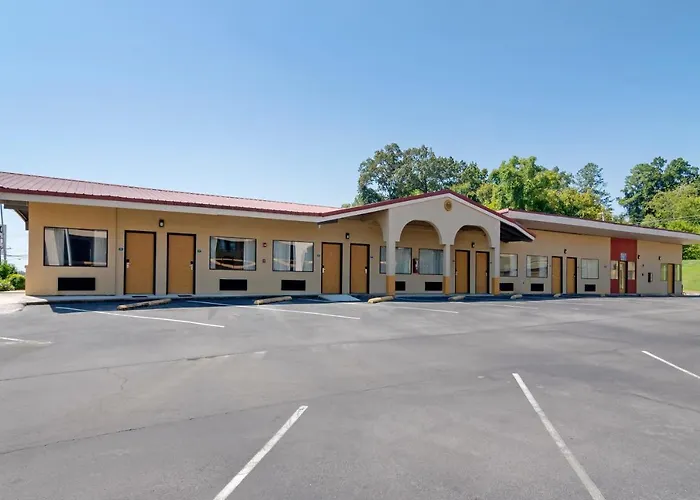 Econo Lodge Inn & Suites