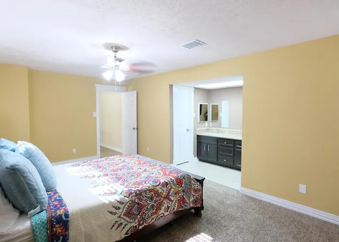 350K Home, 5 Bdr, Up To 16 Guest, Middle Of Town - Templar
