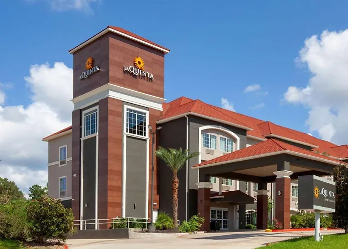 Comfort Inn & Suites Cleveland Tx