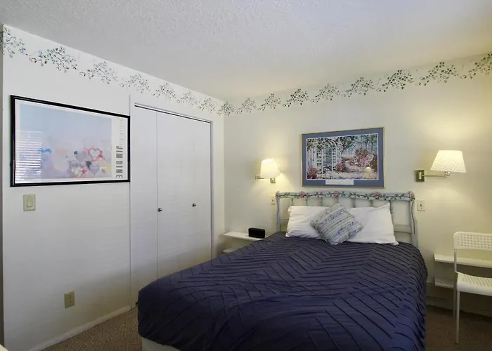 Cc42 Chateau Claire Condo