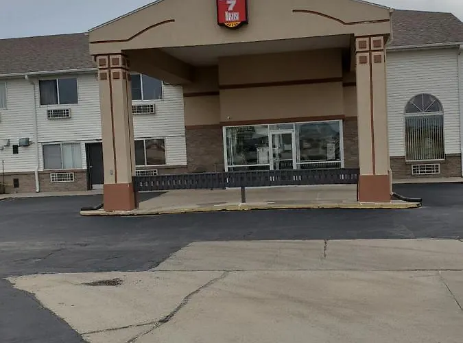 Super 7 Inn Tecumseh