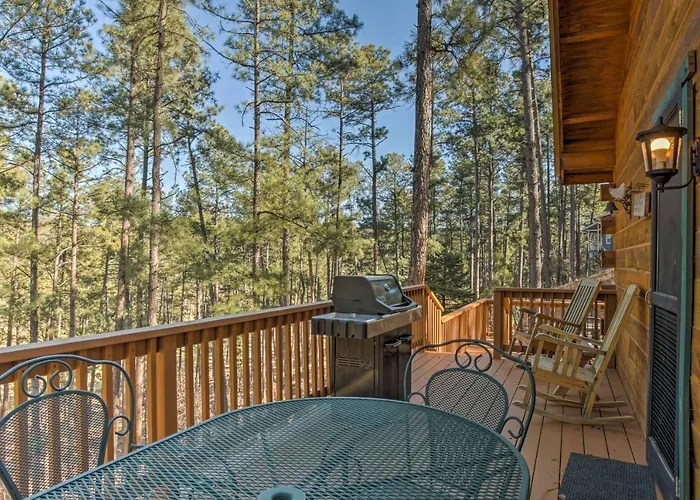 Ruidoso Log Cabin Retreat - Peaceful & Convenient
