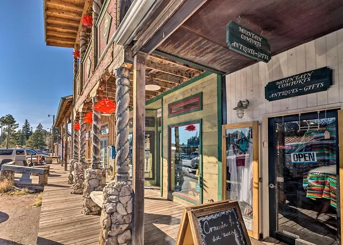 Pet-Friendly Cloudcroft Cabin: Walk To Shop, Food