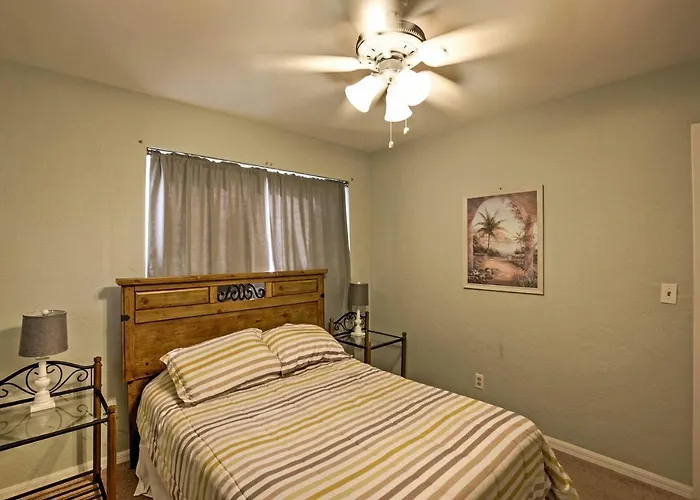 Pet-Friendly Daytona Beach Home, Walk To The Ocean