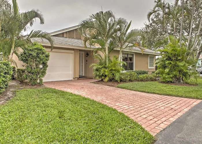 'Sand Dollar' Jenson Beach Home W/ Pool Access!