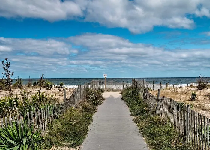 Walk To Dewey Beach: Bright Condo W/ Balcony!