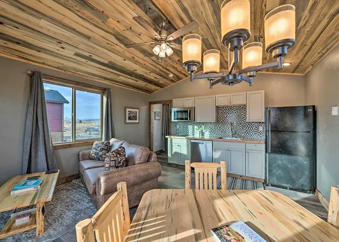 Romantic Gem W/ Mtn Views! Day Trip To Yellowstone