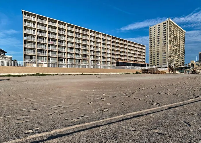 Oceanfront Daytona Beach Studio W/ Balcony!