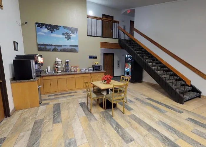 Waconia Inn And Suites