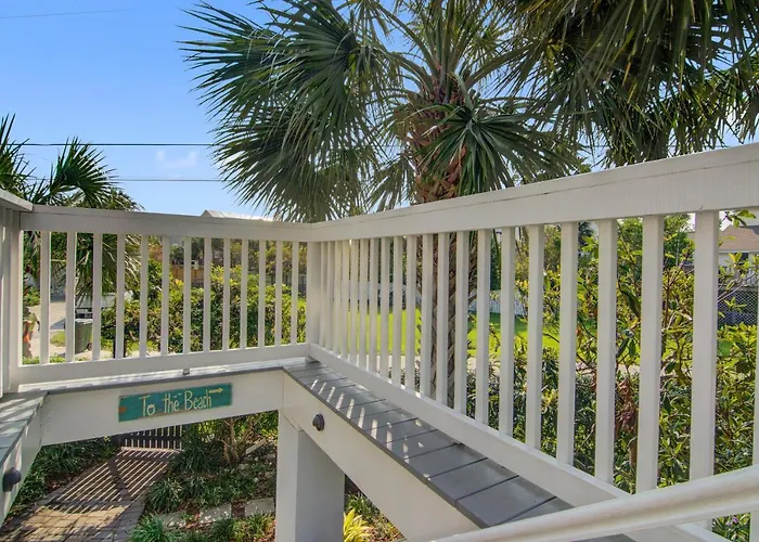 Carolina Boulevard 130
