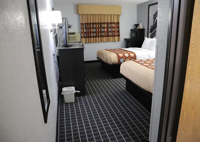 Super 8 By Wyndham Richmond Airport Va