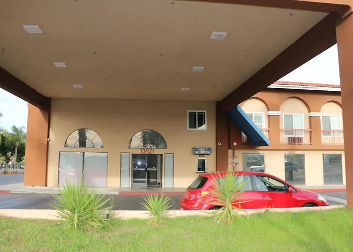Grand Park Inn