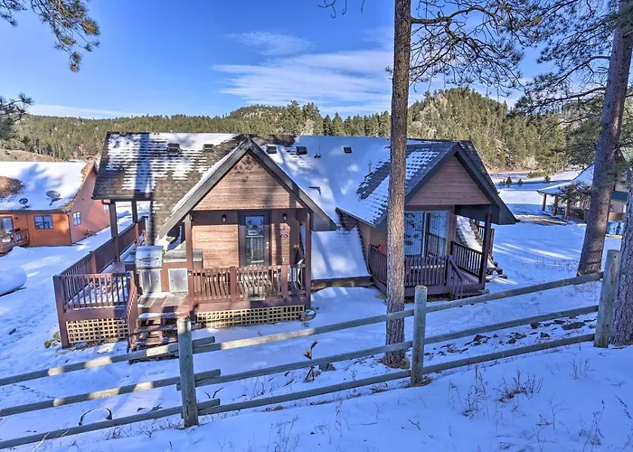 Black Hills Cabin W/ Hot Tub: 11 Mi To Mt Rushmore