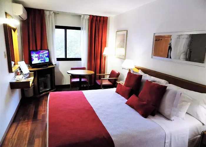 Balmoral Plaza Hotel