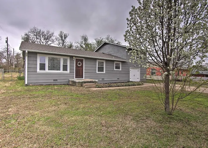 Beautiful Bartlesville Family Home With Game Room!