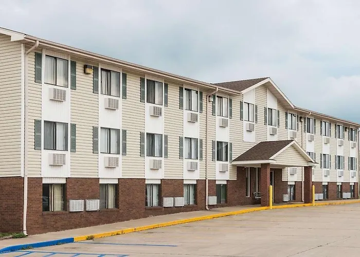 Amerihost Inn & Suites
