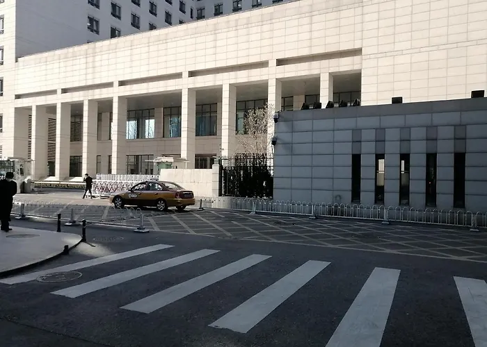 Xinjinshan Yijia Condo Hotel