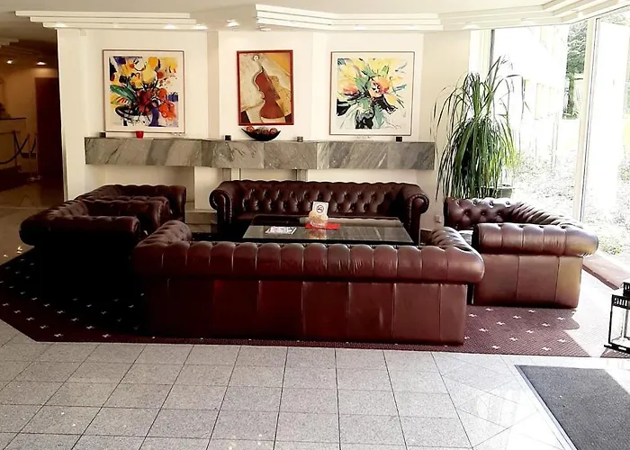 Lenas West Hotel