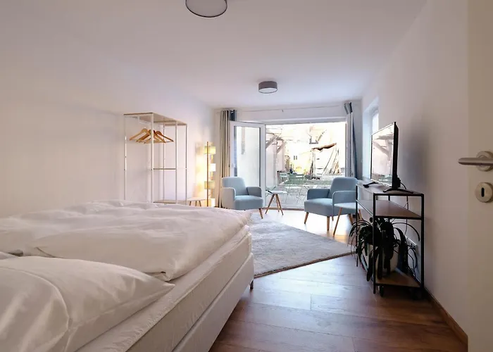 Travel Art Boardinghouse